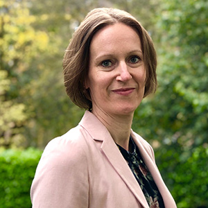 Dr Esther K. Papies