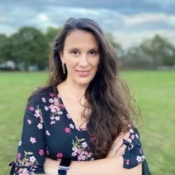 Dr Ana Andries