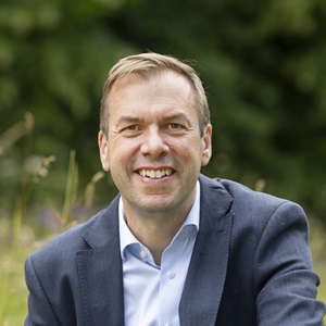 Prof Andrew Wade