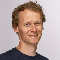 Dr Jan Janouskovec