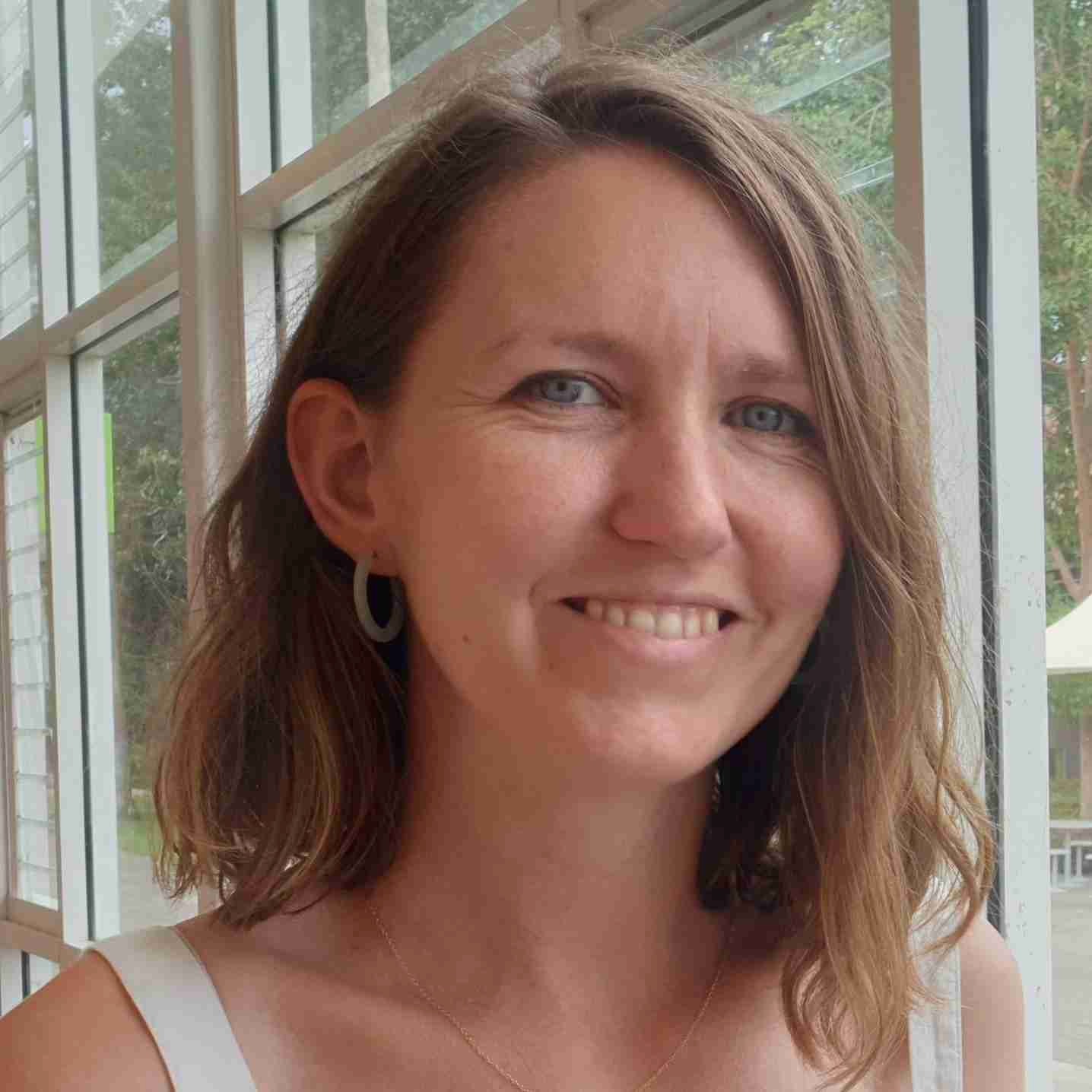 Dr Laura Brettell