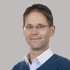 Dr Roland Strauss