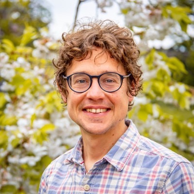 Dr Stuart Walker